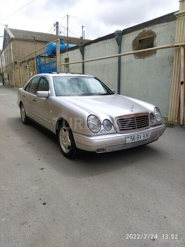 Mercedes E 240 1998, 256,000 km - 2.4 l - Bakı