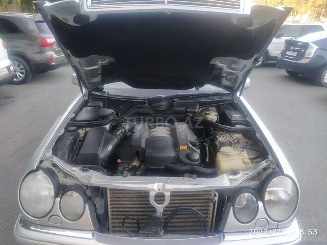 Mercedes E 240 1998, 256,000 km - 2.4 l - Bakı