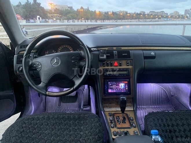 Mercedes E 320 2000, 250,000 km - 3.2 l - Bakı