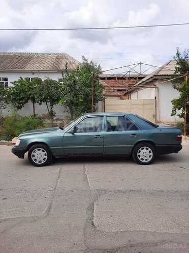 Mercedes E 200 1987, 508,526 km - 2.0 l - Salyan