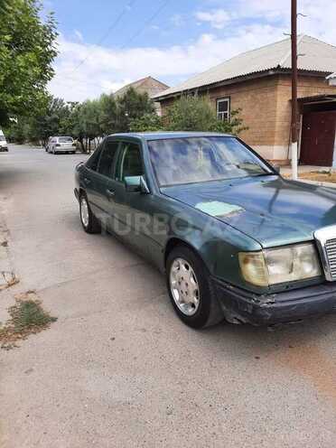 Mercedes E 200 1987, 508,526 km - 2.0 l - Salyan