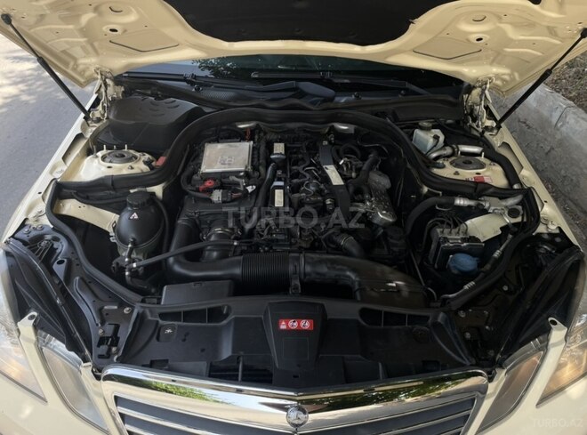 Mercedes E 220 2011, 240,000 km - 2.2 l - Salyan