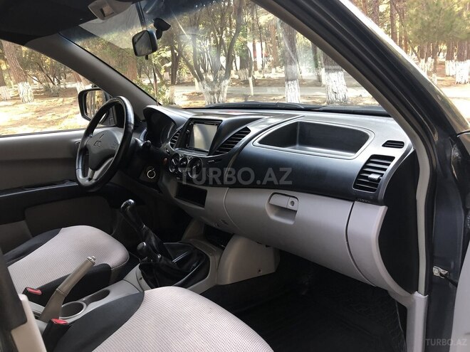 Mitsubishi L200 2008, 208,650 km - 2.5 l - Bakı