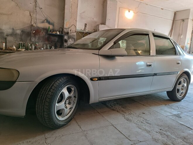 Opel Vectra 1996, 105,000 km - 2.0 l - Sumqayıt