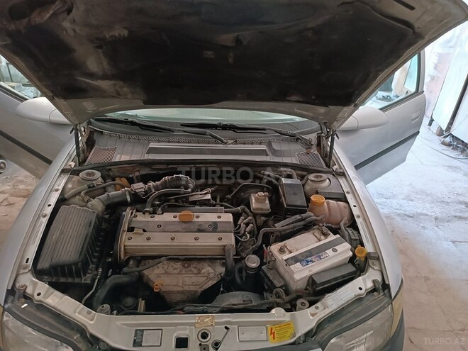 Opel Vectra 1996, 105,000 km - 2.0 l - Sumqayıt