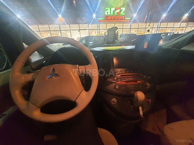 Mitsubishi Grandis 2003, 164,000 km - 2.4 l - Bakı