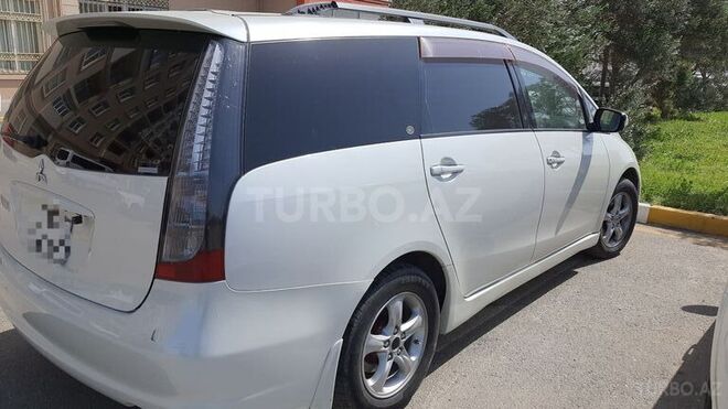 Mitsubishi Grandis 2003, 164,000 km - 2.4 l - Bakı