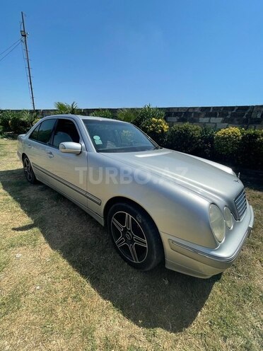 Mercedes E 240 2001, 275,000 km - 2.4 l - Masallı