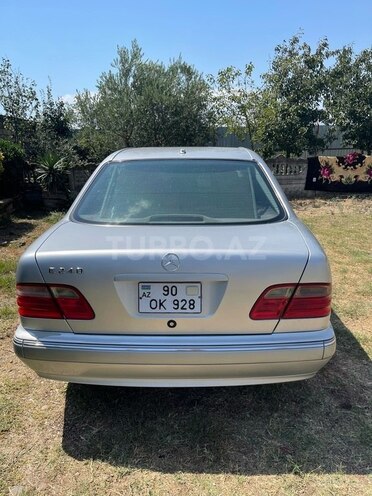 Mercedes E 240 2001, 275,000 km - 2.4 l - Masallı