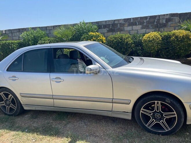 Mercedes E 240 2001, 275,000 km - 2.4 l - Masallı