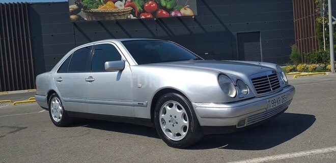Mercedes E 230 1996, 365,000 km - 2.3 l - Bakı