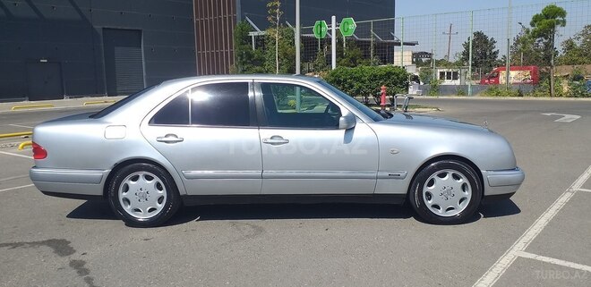 Mercedes E 230 1996, 365,000 km - 2.3 l - Bakı
