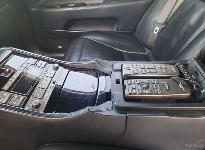 Lexus LS 460 2008, 250,000 km - 4.6 l - Gəncə