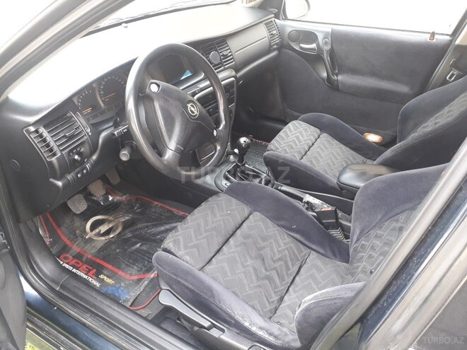 Opel Vectra 2000, 350,000 km - 1.8 l - Zaqatala