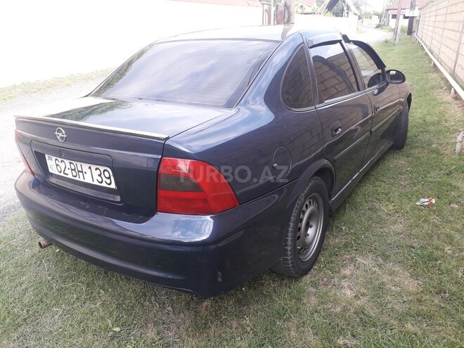 Opel Vectra 2000, 350,000 km - 1.8 l - Zaqatala