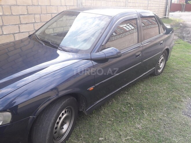 Opel Vectra 2000, 350,000 km - 1.8 l - Zaqatala