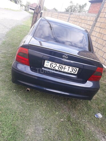 Opel Vectra 2000, 350,000 km - 1.8 l - Zaqatala