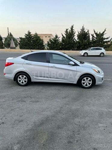 Hyundai Accent 2016, 90,000 km - 1.6 л - Bakı
