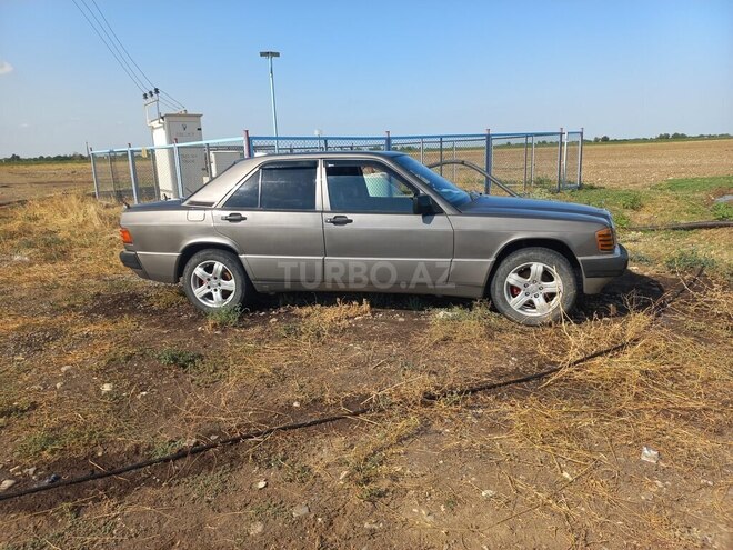 Mercedes 190 1990, 590,325 km - 1.8 l - Ağcabədi