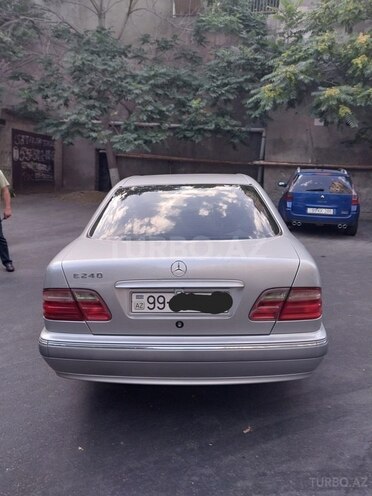 Mercedes E 240 2000, 270,000 km - 2.4 л - Bakı