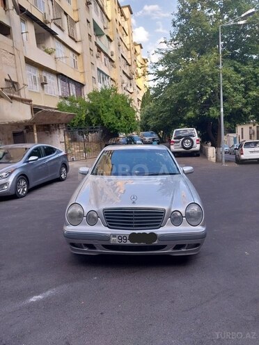 Mercedes E 240 2000, 270,000 km - 2.4 л - Bakı