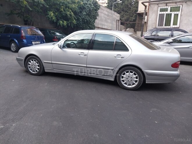 Mercedes E 240 2000, 270,000 km - 2.4 л - Bakı