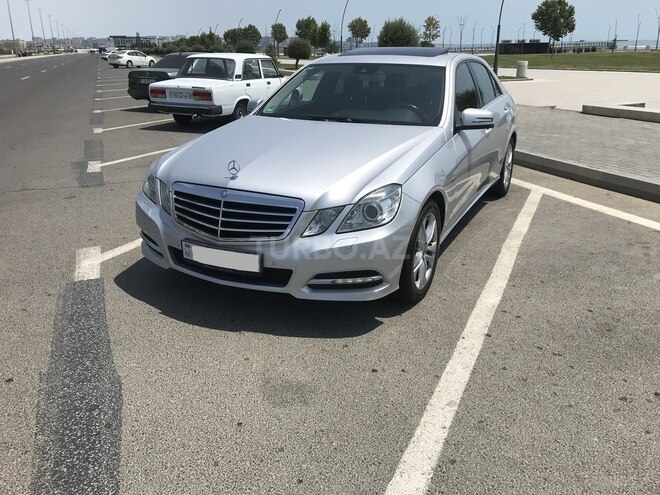 Mercedes E 220 2011, 218,300 km - 2.2 л - Bakı