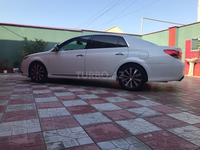 Toyota Avalon 2011, 176,000 km - 3.5 l - Salyan