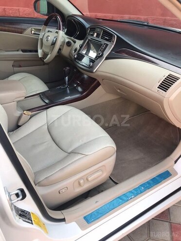 Toyota Avalon 2011, 176,000 km - 3.5 l - Salyan