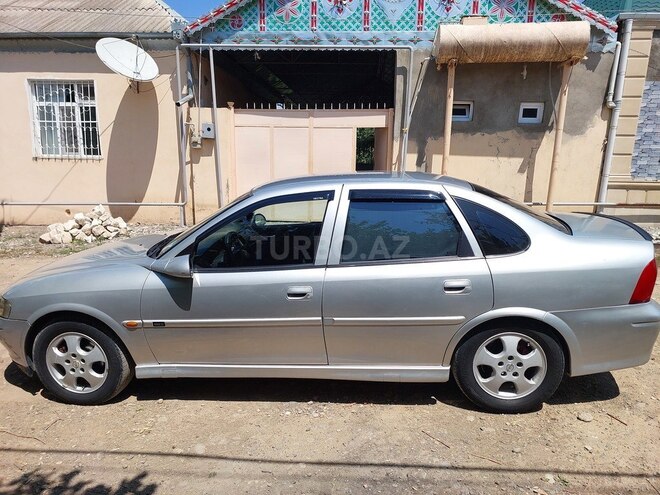 Opel Vectra 1999, 330,000 km - 2.0 л - Bakı
