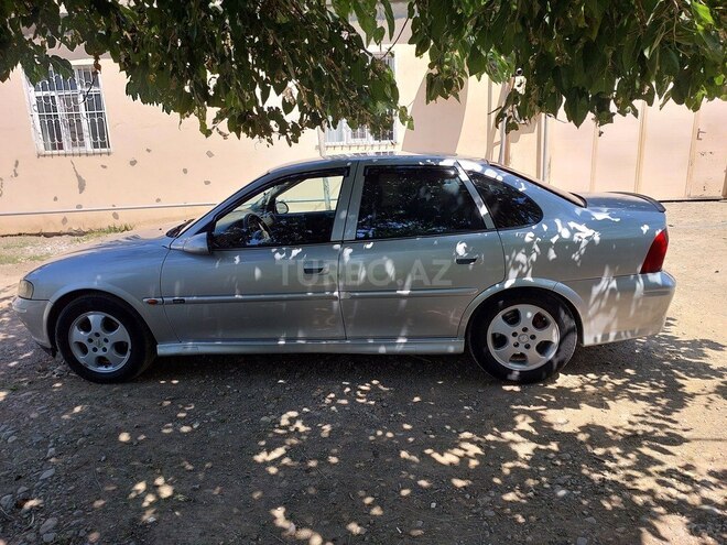 Opel Vectra 1999, 330,000 km - 2.0 л - Bakı