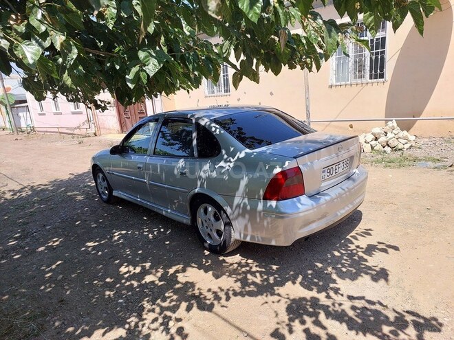 Opel Vectra 1999, 330,000 km - 2.0 л - Bakı