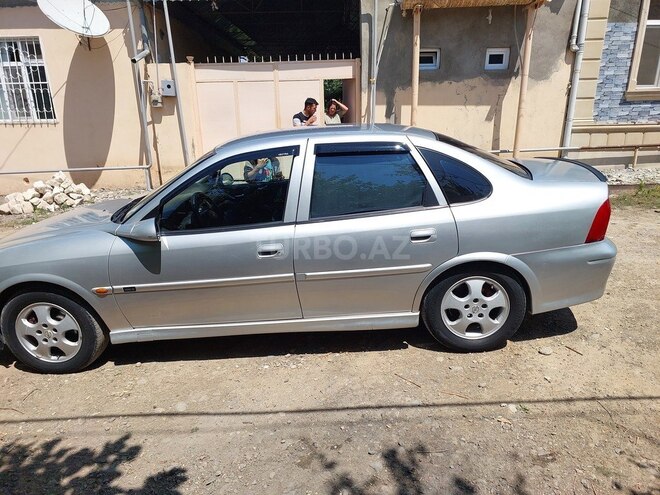 Opel Vectra 1999, 330,000 km - 2.0 л - Bakı