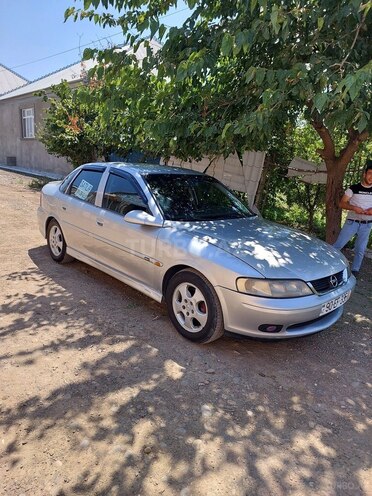 Opel Vectra 1999, 330,000 km - 2.0 л - Bakı
