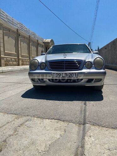 Mercedes E 280 2000, 317,000 km - 2.8 l - Bakı