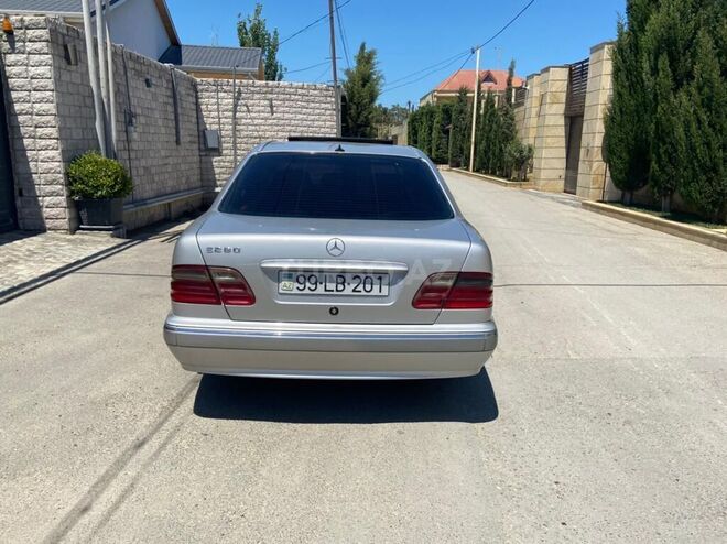 Mercedes E 280 2000, 317,000 km - 2.8 l - Bakı