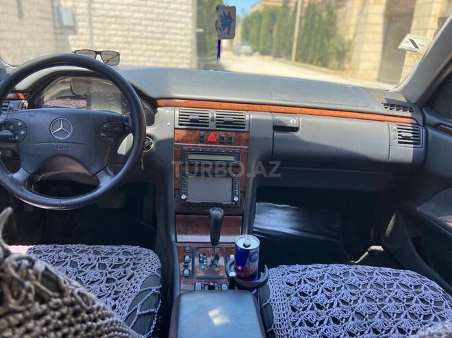 Mercedes E 280 2000, 317,000 km - 2.8 l - Bakı