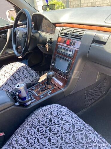 Mercedes E 280 2000, 317,000 km - 2.8 l - Bakı