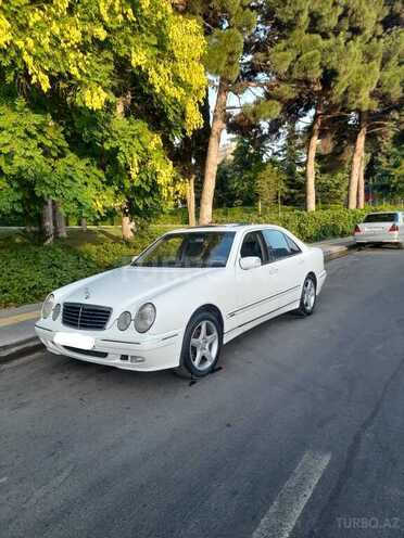 Mercedes E 220 2001, 318,000 km - 2.2 l - Bakı