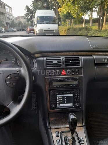 Mercedes E 220 2001, 318,000 km - 2.2 l - Bakı