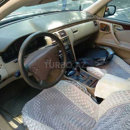 Mercedes E 240 2000, 168,000 km - 2.4 l - Bakı