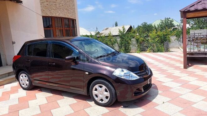 Nissan Tiida 2012, 62,000 km - 1.5 l - Naftalan