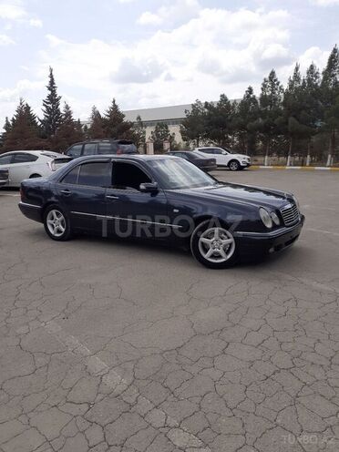 Mercedes E 240 1999, 328 km - 2.4 л - Şirvan