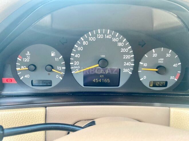 Mercedes E 270 1999, 461,000 km - 2.7 l - Bakı