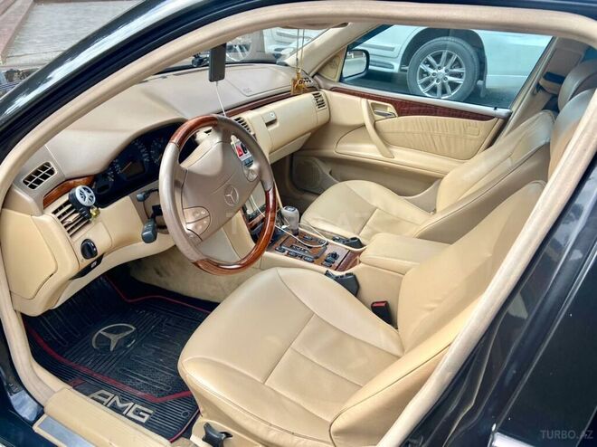 Mercedes E 270 1999, 461,000 km - 2.7 l - Bakı