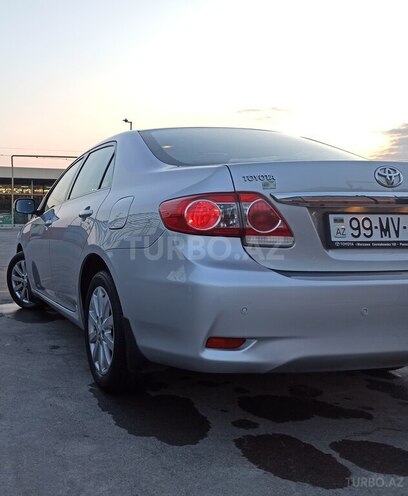 Toyota Corolla 2011, 300,000 km - 1.4 l - Bakı