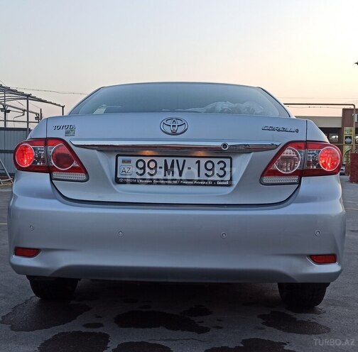 Toyota Corolla 2011, 300,000 km - 1.4 l - Bakı