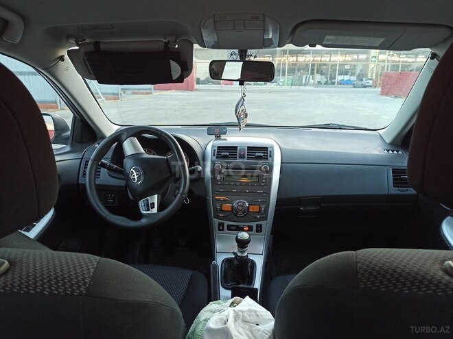 Toyota Corolla 2011, 300,000 km - 1.4 l - Bakı