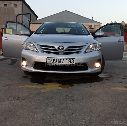 Toyota Corolla 2011, 300,000 km - 1.4 l - Bakı