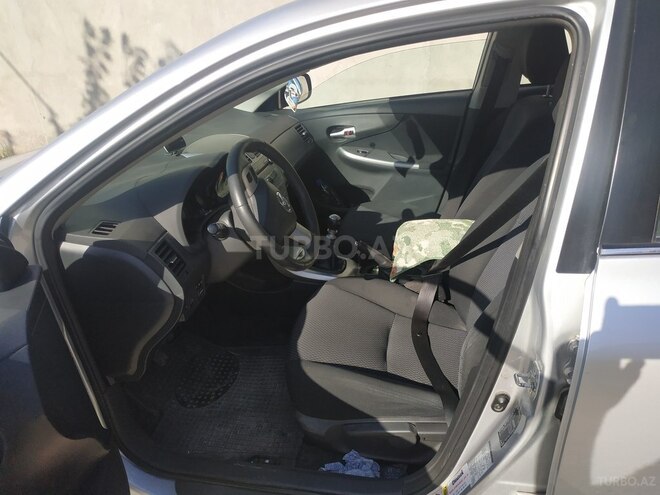 Toyota Corolla 2011, 300,000 km - 1.4 l - Bakı